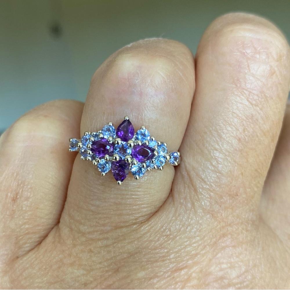 Gorgeous Amethyst and Tanzanite Gemstone Ring.